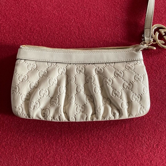 GUCCI Guccissima Cream Leather Wristlet